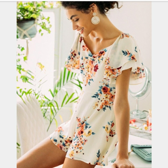 Francesca's Collections Pants - Francesscas collection cream floral romper